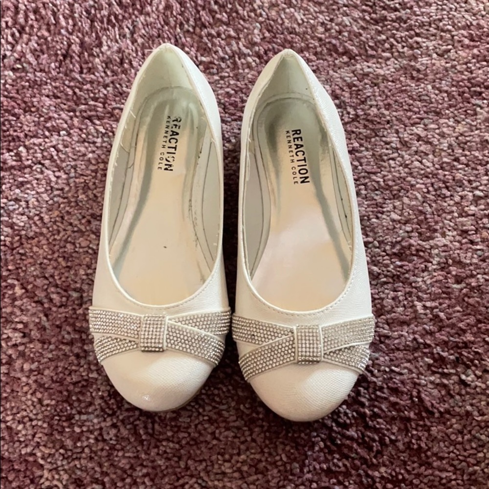 Stunning shoes for kid that are great to wear out!